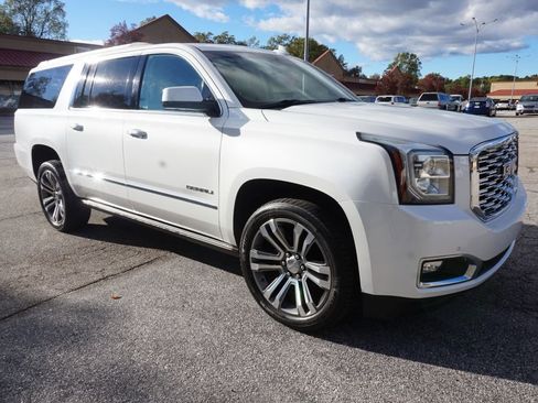 Used 2019 GMC Yukon XL Denali w/ Denali Ultimate Package image 1