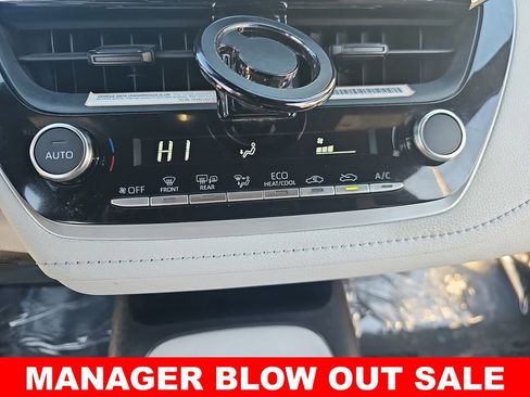 Used 2024 Toyota Corolla SE w/ Convenience Package image 20