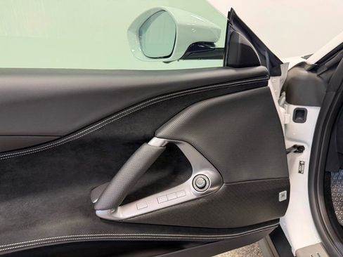 Used 2023 Ferrari 812 GTS RWD image 29