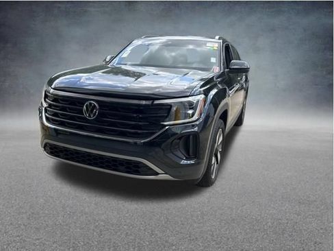 Used 2024 Volkswagen Atlas Cross Sport SE FWD image 4