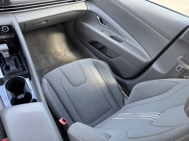 Used 2023 Hyundai Elantra Blue FWD image 21
