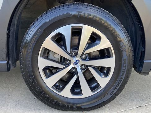 Used 2024 Subaru Outback Premium AWD/4WD image 8