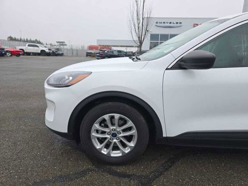 Used 2022 Ford Escape SE image 18