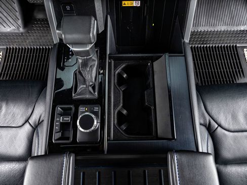 Used 2024 Toyota Tundra Platinum image 28