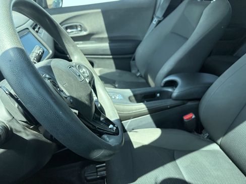 Used 2022 Honda HR-V EX image 6