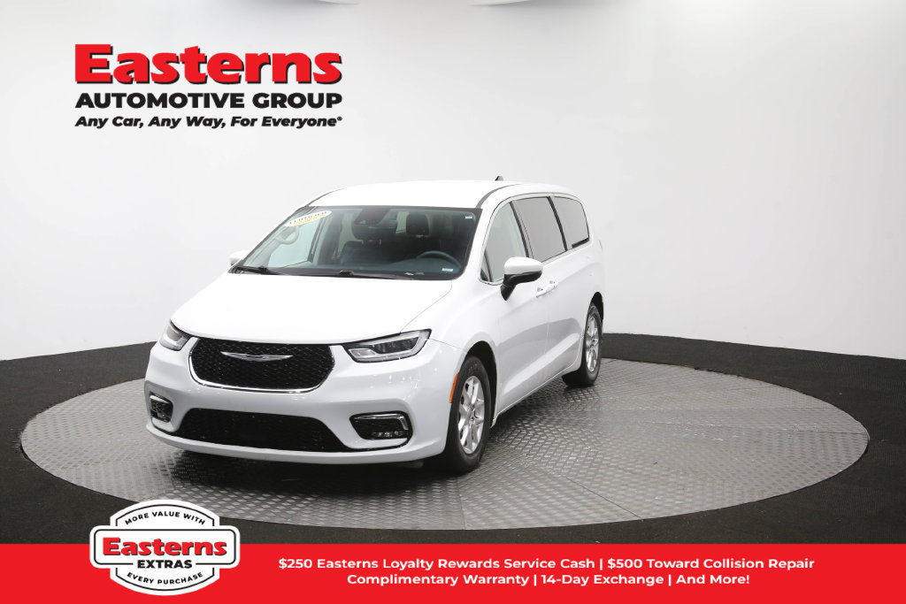 Used 2023 Chrysler Pacifica Touring-L FWD image 58
