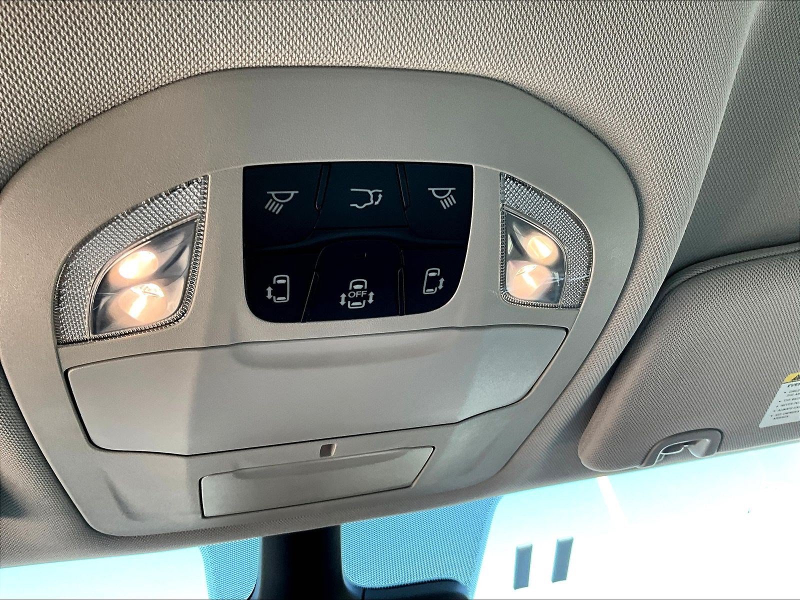 Used 2024 Chrysler Pacifica Touring-L FWD image 36
