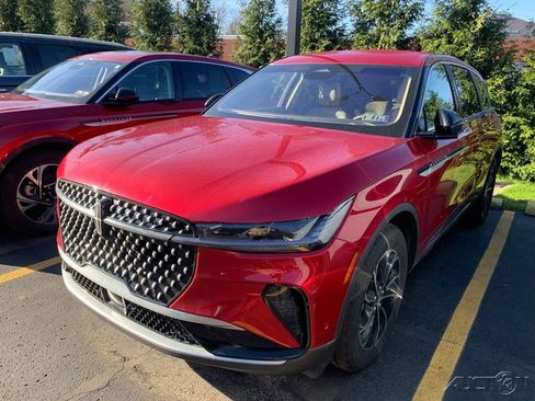 Certified 2024 Lincoln Nautilus Premier image 1