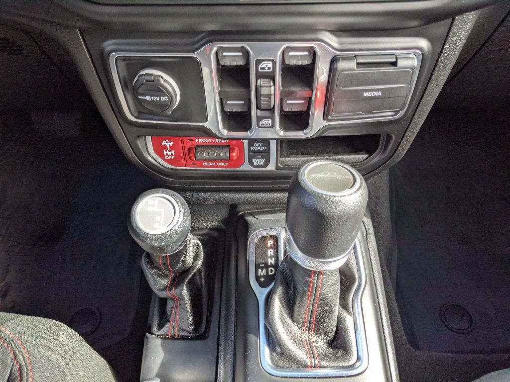 Used 2023 Jeep Gladiator Rubicon w/ Cold Weather Group AWD/4WD image 9