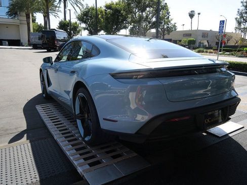 Used 2022 Porsche Taycan image 42