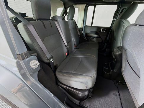 Used 2025 Jeep Wrangler Sahara w/ Safety Group image 27