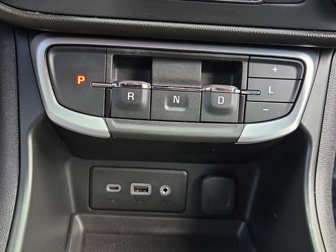 Used 2023 GMC Terrain SLE image 22