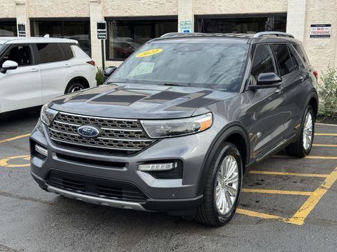Used 2022 Ford Explorer King Ranch w/ Technology Package image 3