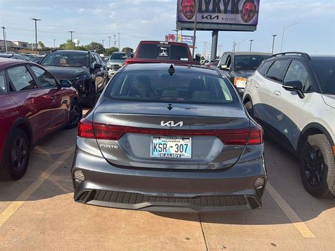 Used 2024 Kia Forte LXS w/ LXS Technology Package FWD image 9