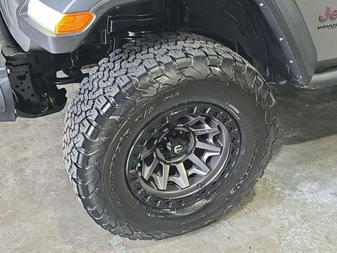 Used 2021 Jeep Wrangler Unlimited Rubicon AWD/4WD image 15
