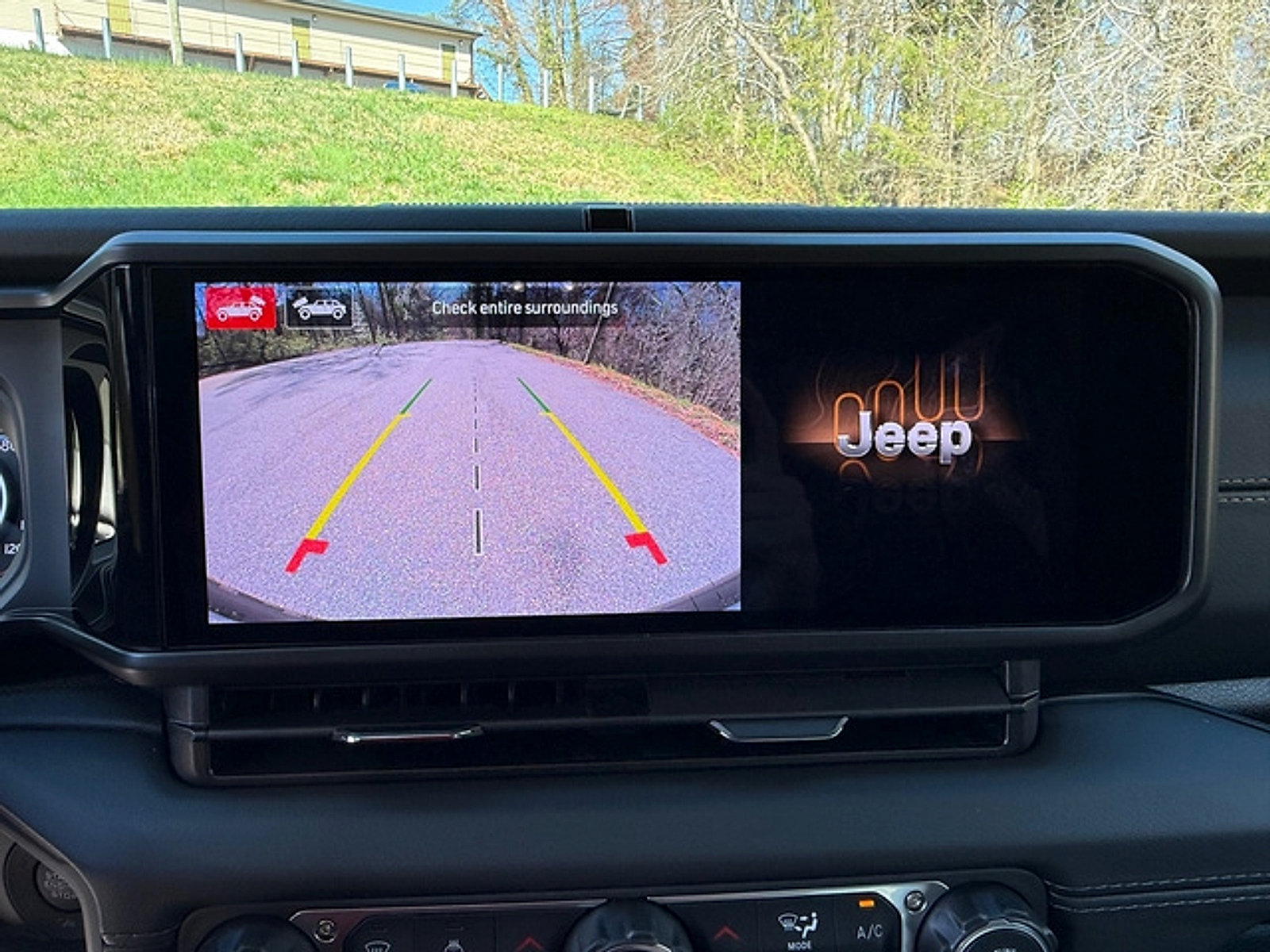 New 2026 Jeep Wrangler Unlimited Sahara AWD/4WD image 25