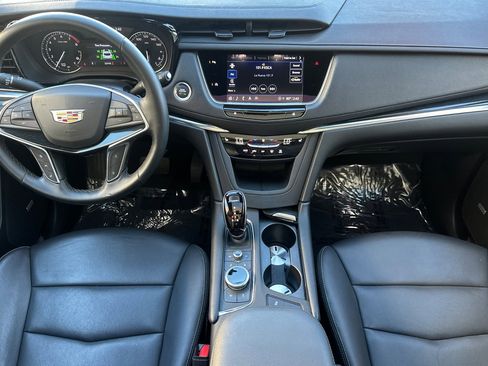 Used 2025 Cadillac XT5 Premium Luxury image 16