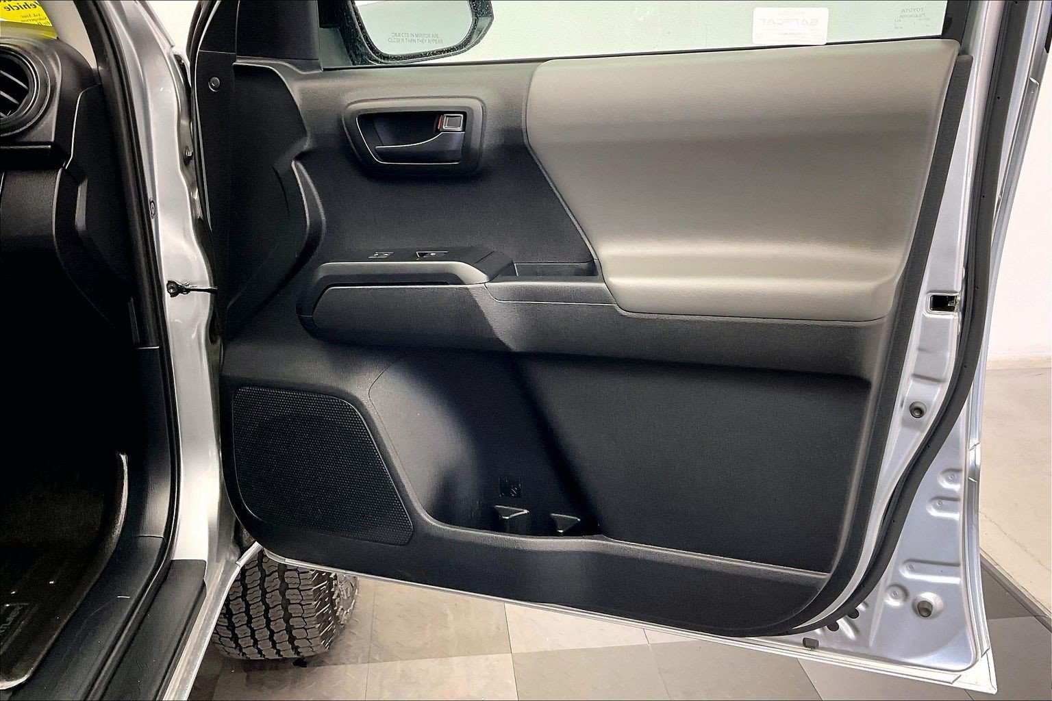 Used 2022 Toyota Tacoma SR w/ SR Convenience Package RWD image 26