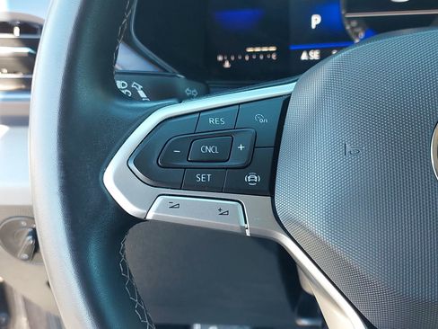 Used 2022 Volkswagen Taos SE image 16