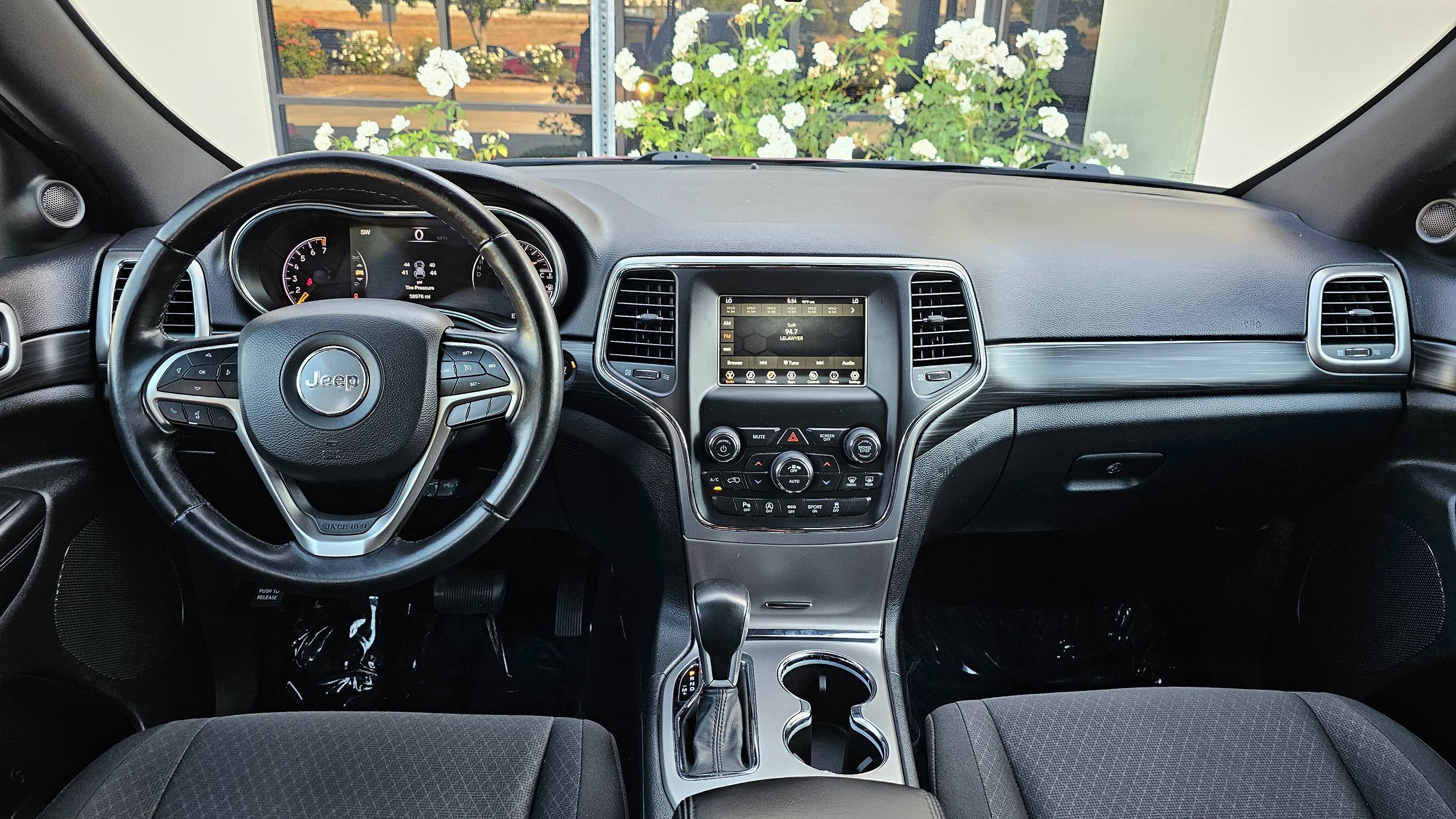 Used 2021 Jeep Grand Cherokee Laredo RWD image 19