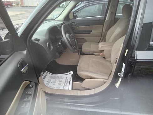 Used 2014 Jeep Patriot Sport w/ Power Value Group FWD image 13