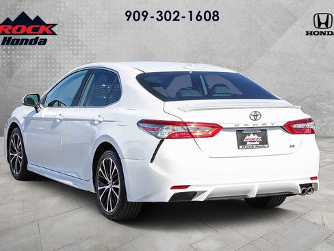Used 2019 Toyota Camry SE image 6