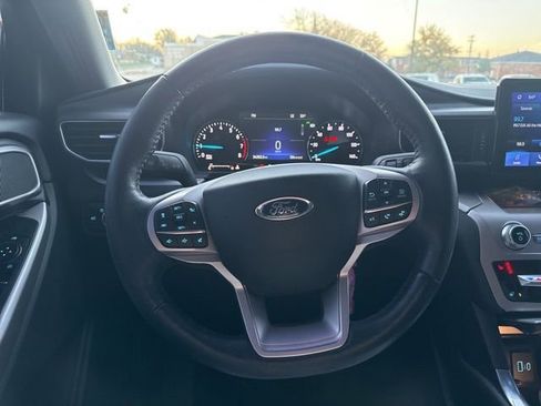 Used 2022 Ford Explorer XLT w/ Equipment Group 202A image 17