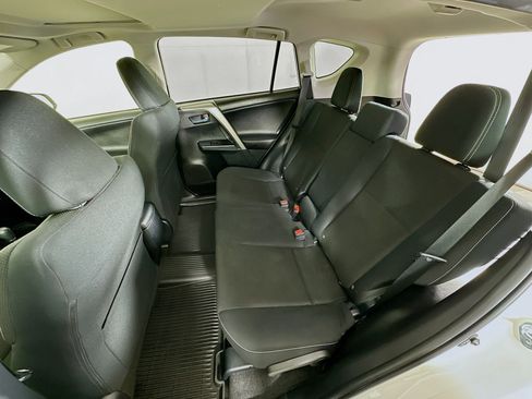 Used 2017 Toyota RAV4 XLE FWD image 28