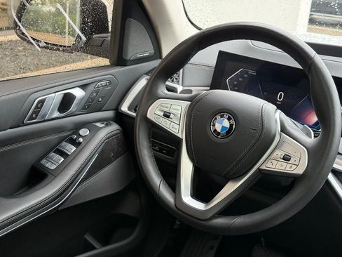 Used 2024 BMW X7 xDrive40i w/ Premium Package AWD/4WD image 14