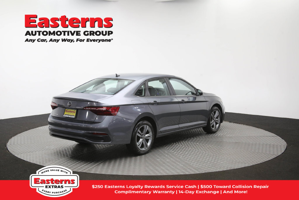 Used 2024 Volkswagen Jetta SE FWD image 42