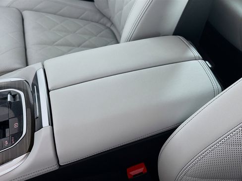 Used 2025 BMW X7 xDrive40i w/ Climate Comfort Package AWD/4WD image 18