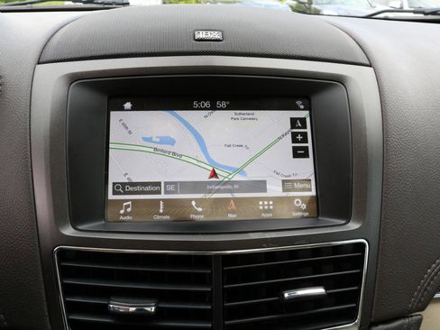 Used 2019 Lincoln MKT AWD image 28