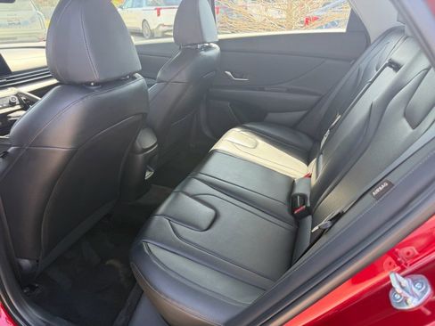 Used 2024 Hyundai Elantra Limited FWD image 5