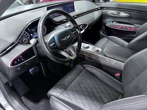 Used 2024 Genesis GV70 3.5T Sport w/ Sport Advanced Package image 14