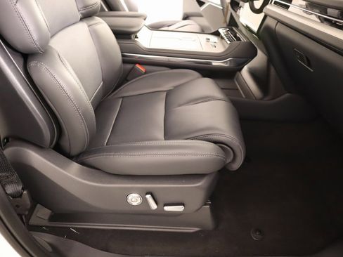 New 2025 Lincoln Navigator L Reserve w/ Jet Appearance Package image 14