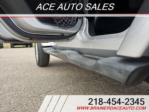 Used 2012 Jeep Wrangler Unlimited Rubicon w/ Connectivity Group AWD/4WD image 9
