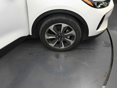 Certified 2023 Ford Escape Platinum w/ Class II Trailer Tow Package AWD/4WD image 10