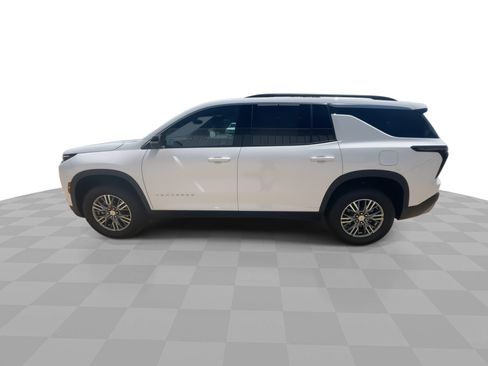 Used 2026 Chevrolet Traverse LT w/ Driver Confidence Package FWD image 5