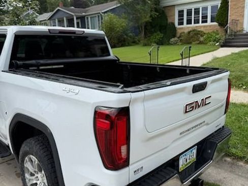 Used 2022 GMC Sierra 1500 SLT AWD/4WD image 4