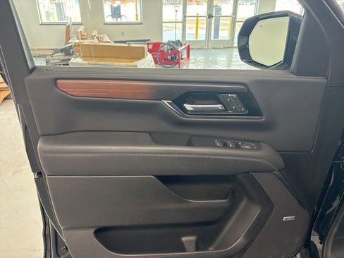 Used 2025 GMC Yukon Denali image 23