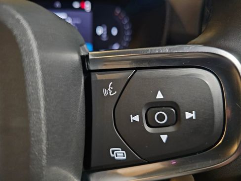Certified 2024 Volvo XC40 B5 Plus w/ Climate Package AWD/4WD image 20