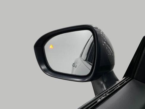 Used 2025 Nissan Rogue Platinum image 21