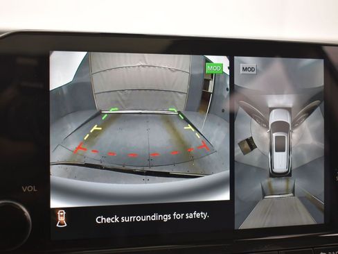 Certified 2025 Nissan Pathfinder SL w/ SL Premium Package image 9