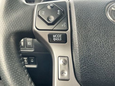 Used 2022 Toyota 4Runner SR5 Premium w/ Moonroof Package AWD/4WD image 18