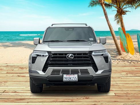 Used 2024 Lexus GX 550 w/ Cold Area Package AWD/4WD image 9