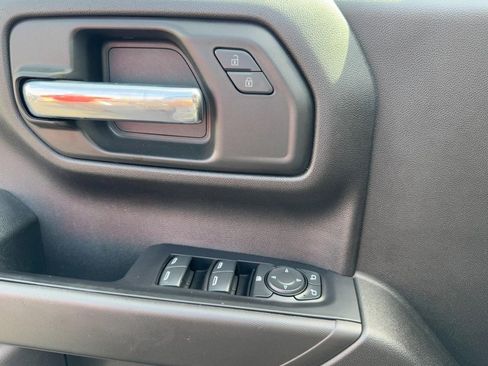 Used 2020 Chevrolet Silverado 1500 Custom w/ Custom Value Package image 15