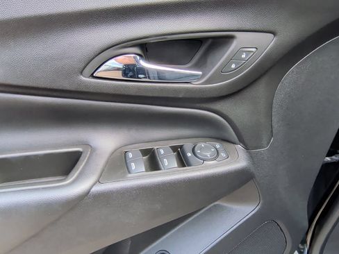 Used 2022 Chevrolet Equinox LT FWD image 11