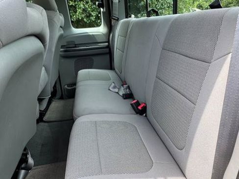 Used 2006 Ford F250 XL RWD image 18