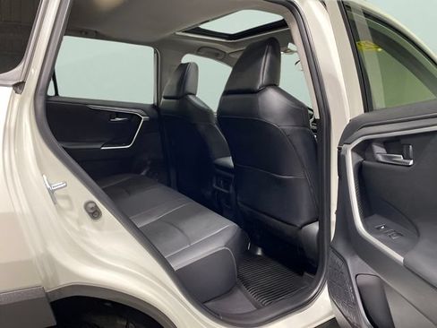 Used 2022 Toyota RAV4 Limited AWD/4WD image 28