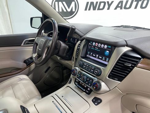 Used 2020 GMC Yukon Denali w/ Denali Premium Package image 21